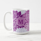 Mug Motif de dahlia floral violet monogrammé initial (Gauche)