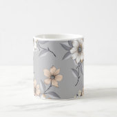 Mug motif de fleurs grises et blanches sur fond gris (Centre)