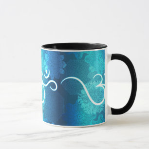 Mug motif de l'ornement indien avec le symbole ohm