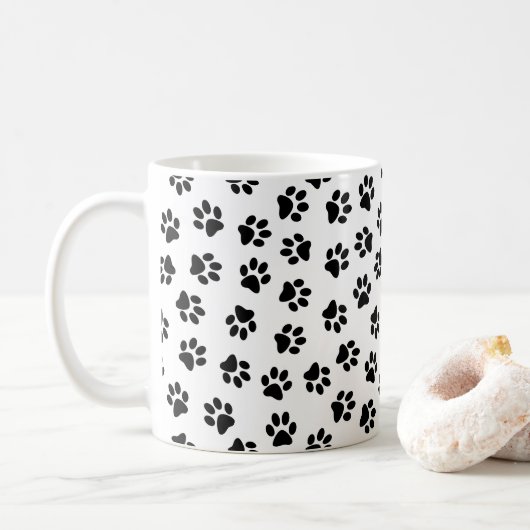 Mug Motif De Pâtes, Paniers De Chien, Paniers Noirs (Avec donut)