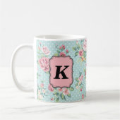 Mug Motif de rose de cru avec le monogramme (Gauche)