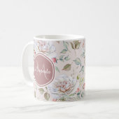 Mug Motif de rose rose pâle avec monogramme et nom (Devant gauche)