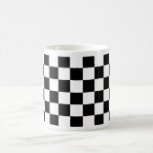 Mug motif d'échiquier noir et blanc (Centre)