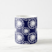 Mug Motif des cercles Shibori bleu et blanc (Centre)