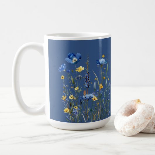 Mug Motif Fleur sauvage bleu sur bleu classique (Avec donut)
