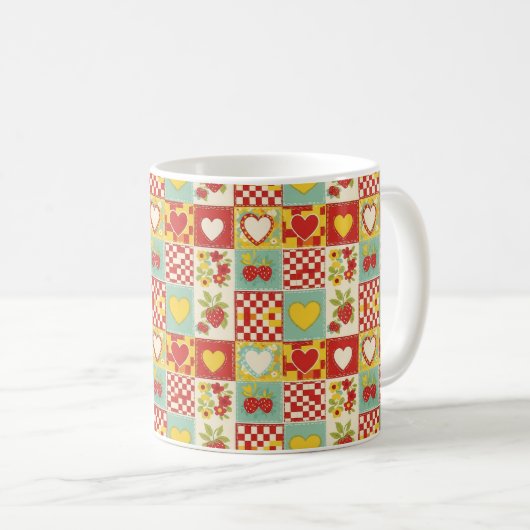 Mug Motif floral patchwork rétro à la fraise (Devant droit)