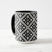 Mug Motif noir et blanc de flocons de neige de Noël (Devant gauche)