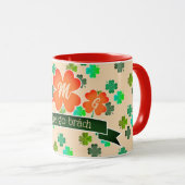 Mug Motif Shamrock de trèfle Monogram sur LIGHT ORANGE (Devant droit)