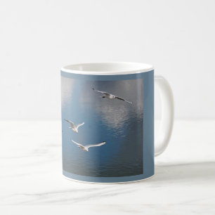 Mug Mouettes à tête noire en vol