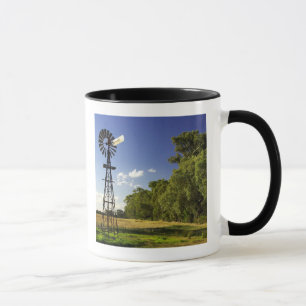 Mug Moulin à vent près de la Hume Highway, Victoria, A