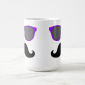 Mug Moustache noire et humour pourpre de lunettes de (Centre)