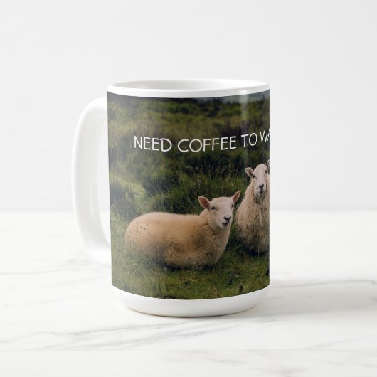 Mug Moutons personnalisés dans un champ (Devant gauche)