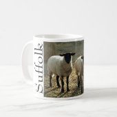 Mug Moutons Suffolk à la lumière du soleil (Devant gauche)