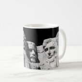 MUG MT. RUSHMORE PENDANT LA JOURNÉE (Devant droit)