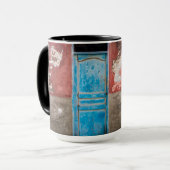 Mug Mur coloré avec porte bleue (Devant gauche)