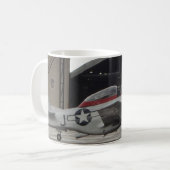 Mug Mustang du dos en forme de losange P-51 (Devant gauche)