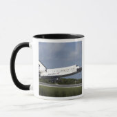 Mug Navette spatiale Découverte atterrit sur la piste  (Gauche)