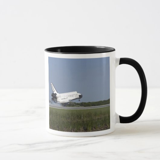 Mug Navette spatiale Découverte atterrit sur la piste  (Droite)