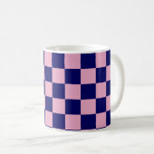 Mug Navy Blue and Light Pink Checkerboard Pattern (Devant droit)