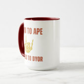 Mug Né à APE forcé à DYOR | Drôle Humour Crypto (Devant gauche)