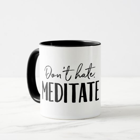 Mug Ne détestez pas la typographie de Méditée (Devant gauche)