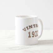 Mug Né en 1972 anniversaire vintage (Devant droit)