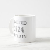 Mug Né en 1974 cadeau d'anniversaire (Devant gauche)