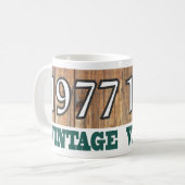 Mug Né en 1977 - Fête d'anniversaire (Devant gauche)