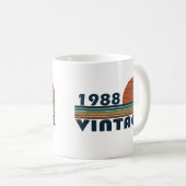 Mug Né en 1988 cadeau d'anniversaire vintage (Devant droit)