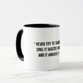 Mug ne jamais essayer d'enseigner à un cochon de chant (Devant gauche)