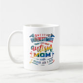 Mug Ne jamais sous-estimer l'autisme maman arc-en-ciel (Gauche)