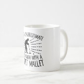 Mug Ne jamais sous-estimer le collier de croquet d'un  (Devant droit)