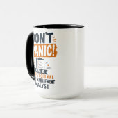 Mug Ne paniquez pas, je suis un analyste de gestion de (Devant gauche)