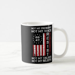 Mug Ne pas résister à mon président anti-Trump drapeau