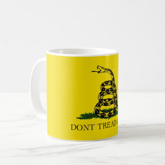 Mug Ne pas taper sur le drapeau de Me Gadsden (Devant gauche)
