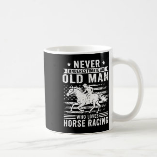 Mug Ne Sous-Estimez Jamais Un Vieux Homme Qui Aime Le 