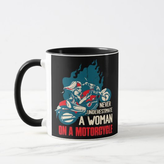 Mug Ne Sous-Estimez Jamais Une Femme En Moto (Gauche)
