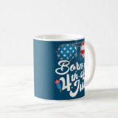 Mug Né Sur 4 juillet Lunettes De Soleil Anniversaire F (Devant droit)