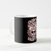 Mug Ne t'inquiète pas, lapin de Pâques joyeux (Devant gauche)
