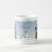 Mug Neige dans l'amour - Snowman Couple Going Sledding (Centre)