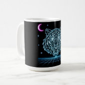 Mug Néon Tiger Synthwave – Striker Électrique Rétro (Devant gauche)