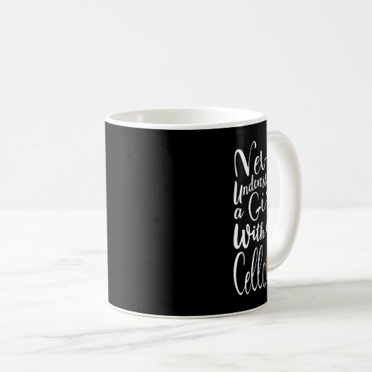 Mug Never Underestimate (Devant droit)