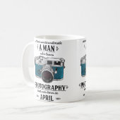 Mug Never Underestimate A Man Who Loves Photography Ap (Devant gauche)