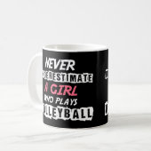 Mug Never Underestimate A Volley Girl (Devant gauche)
