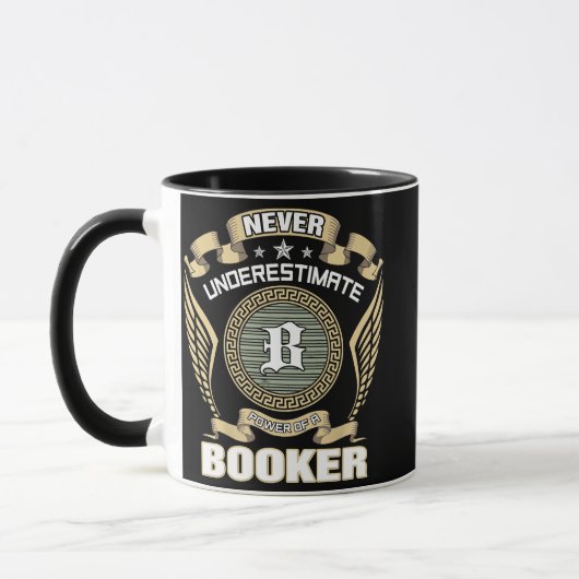 MUG NEVER_UNDERESTIMATE_POWER_OF_A_BOOKER (Gauche)