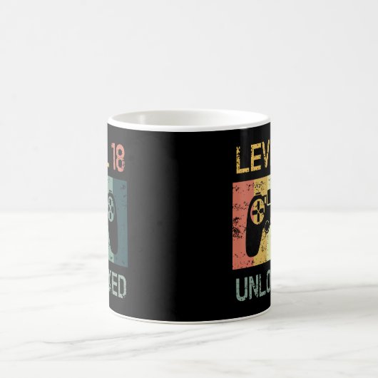 Mug Niveau 18 Déverrouillé Dix-huitième conception Ann (Centre)