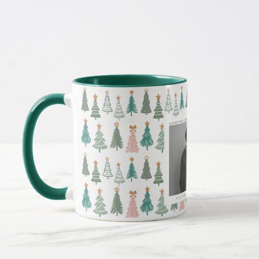 Mug Noël des arbres de Noël colorés (Gauche)
