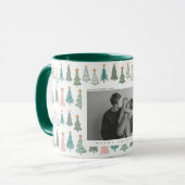 Mug Noël des arbres de Noël colorés (Devant gauche)