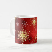 Mug Noël Golden Snowflakes sur Arrière - plan rouge (Devant gauche)