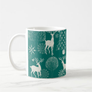 Mug Noël rouge festif, forêt d'hiver.
